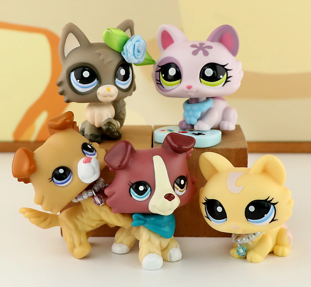 Mini Shop Pet Collie Cat Dachshund Dog Great Dane Puppy Dog,Random 5 Piece Toys with 15pcs Accessories,Collectible Figure Toys