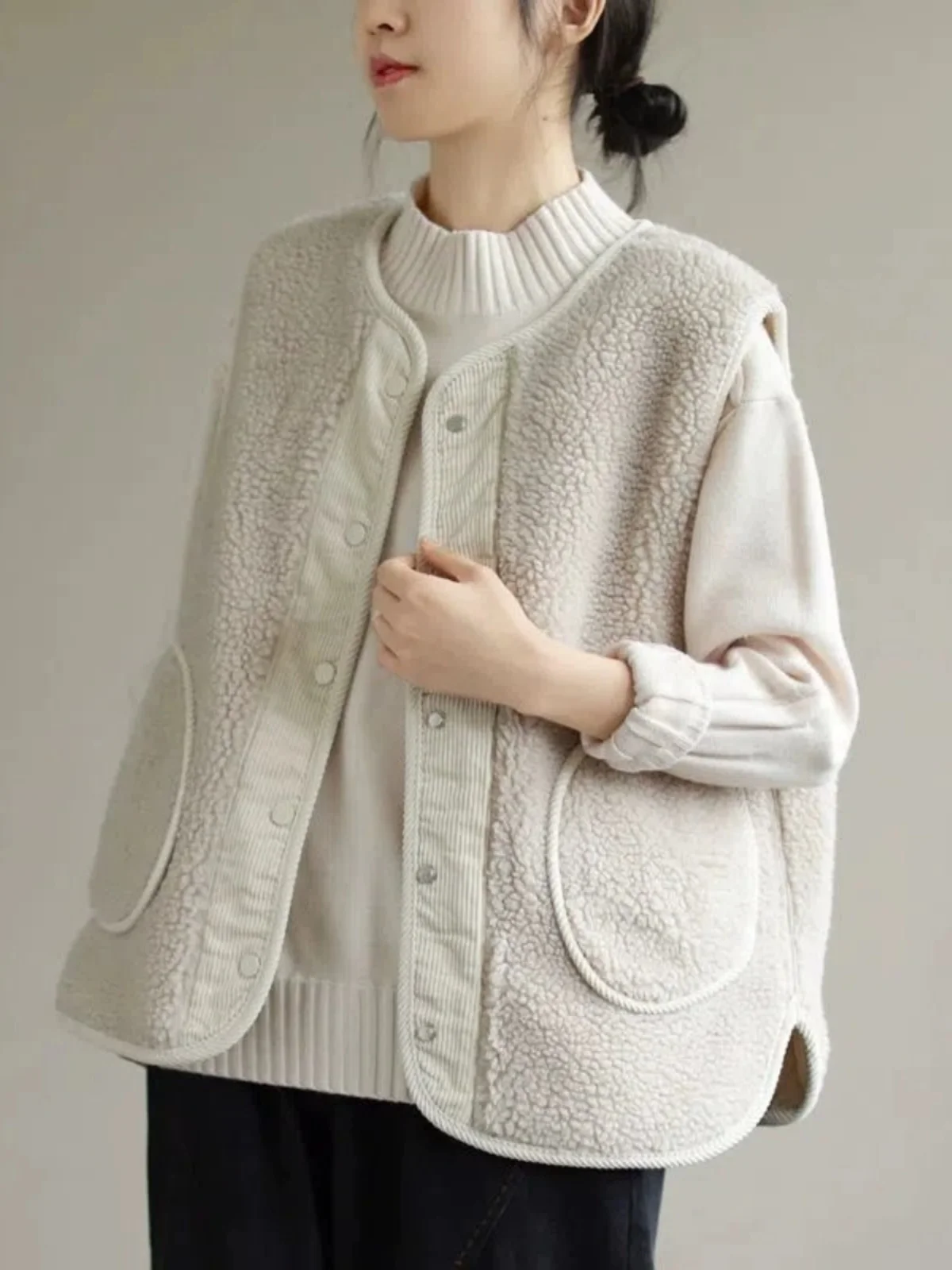 

Высококачественный японский зимний женский жилет из овечьего меха, вельветовая лоскутная верхняя одежда Jaet, модные сандалии ape для поездок на работу...