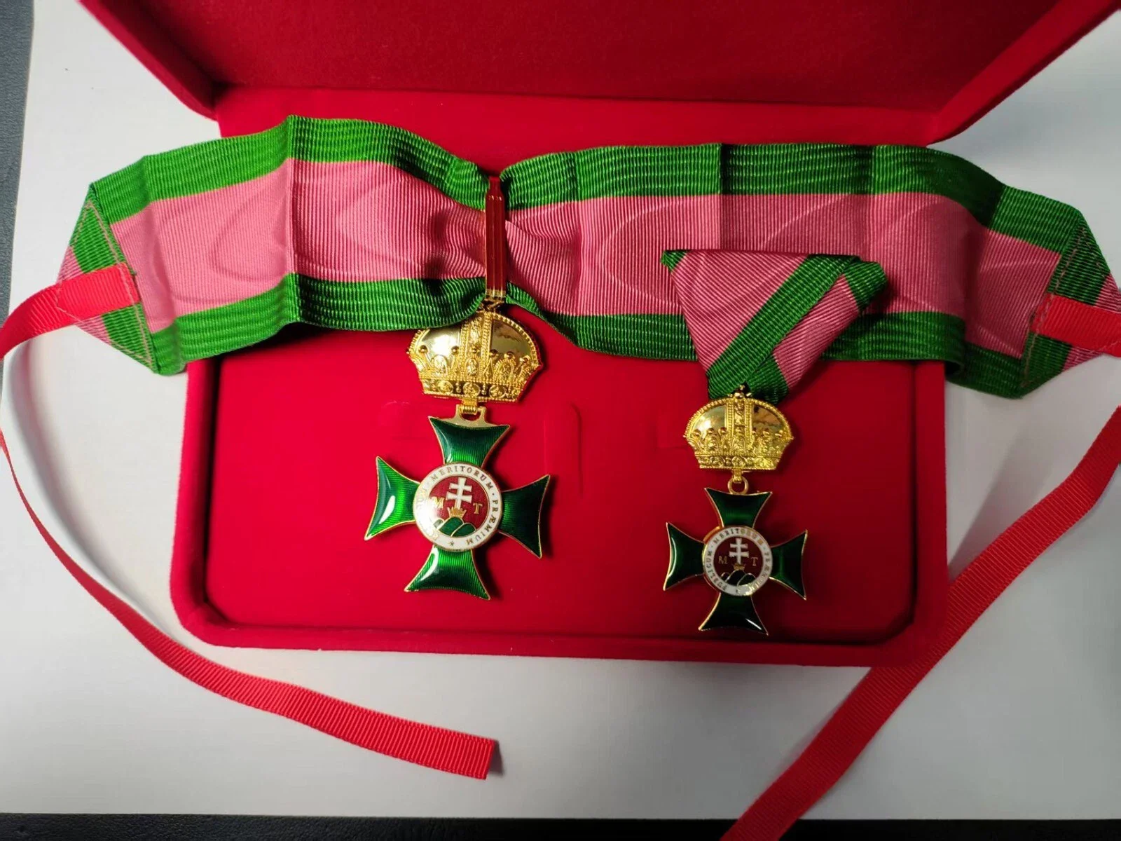 

1 Set Austro Hungarian Empire Commander St. Stephen medal Repro with Box