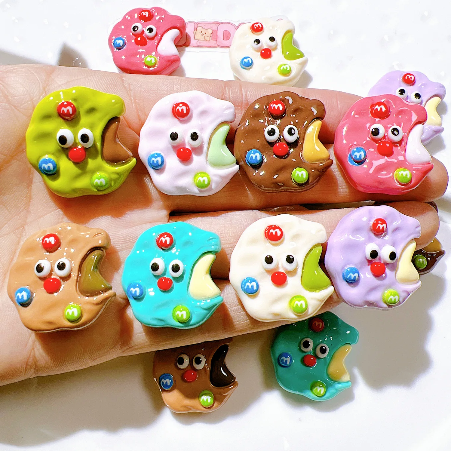 

100pcs Kawaii Resin Simulated Biscuits Flatback DIY for Phone Case Hairpin Keychain Earrings Scrapbook Dollhouse Accessories