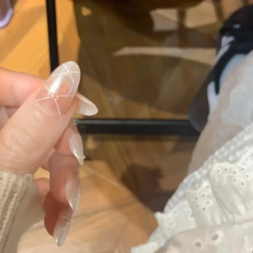 Jennie Same Style Minimalist Sweet Handmade Wear Nail Art Aurora Gradient Bow Fake Nails Gentle Nude Almond Manicure