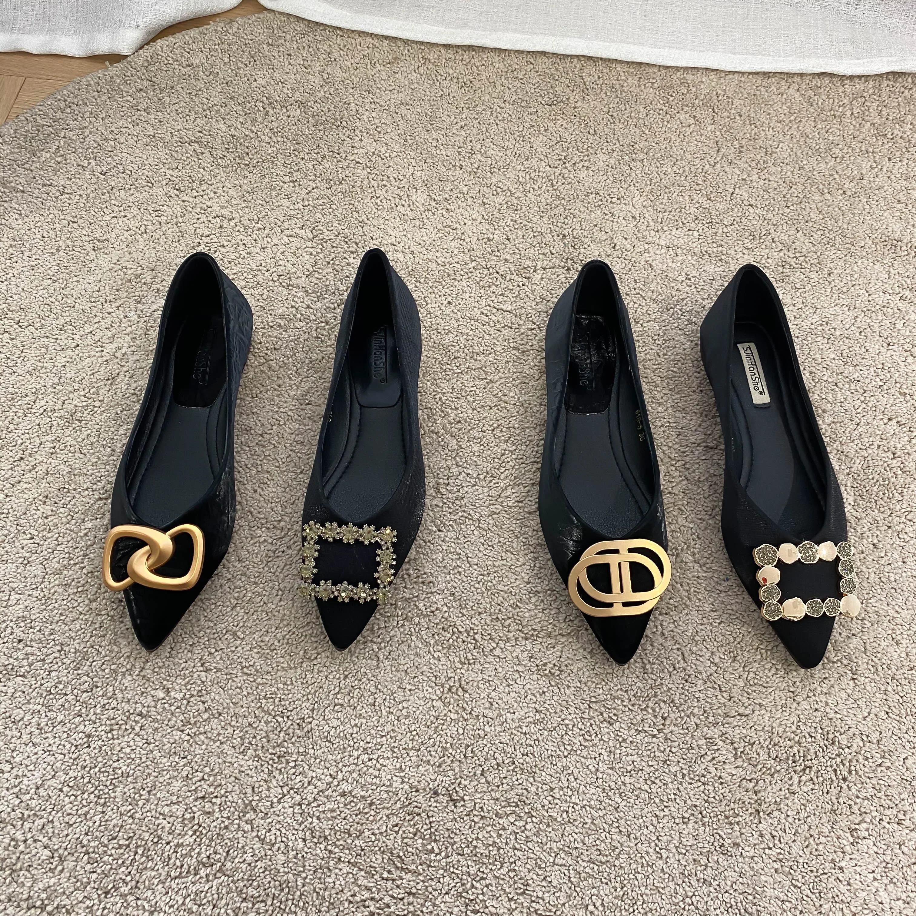 Zapatos grandes de mujer 2025, primavera, nuevos zapatos planos negros con diamantes de imitación de fondo suave, zapatos casuales de moda puntiagudos coreanos, talla 32-46