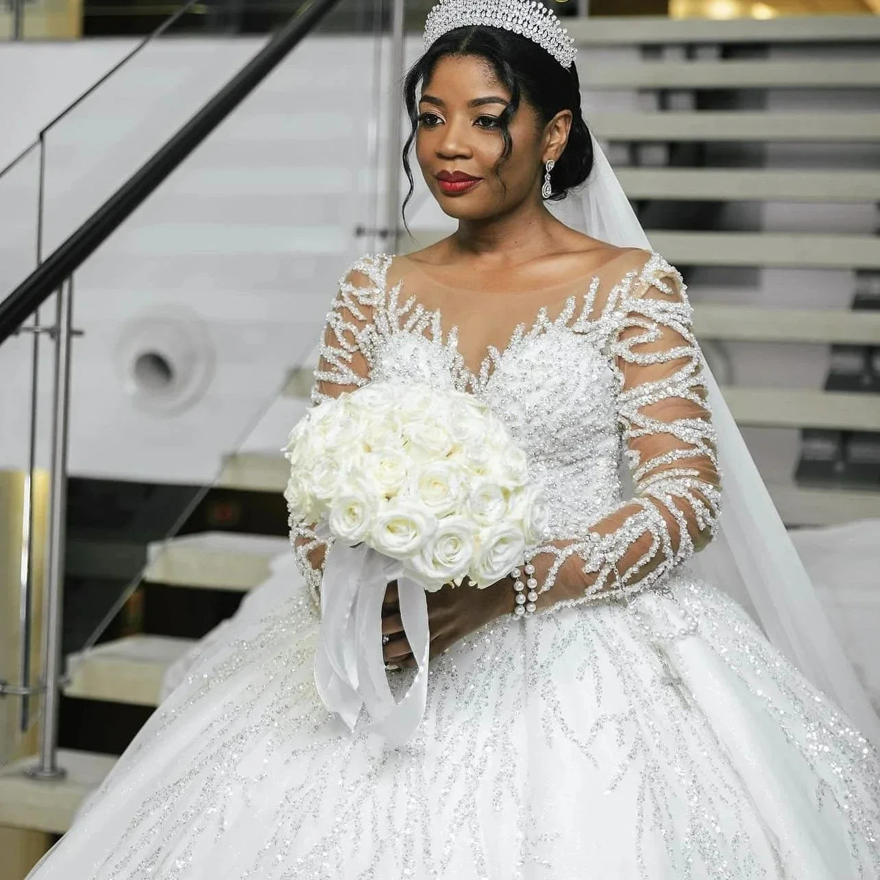 Vestido De novia elegante personalizado con cuentas brillantes y lentejuelas, bata De matrimonio árabe Aso Ebi, vestido De novia De manga larga