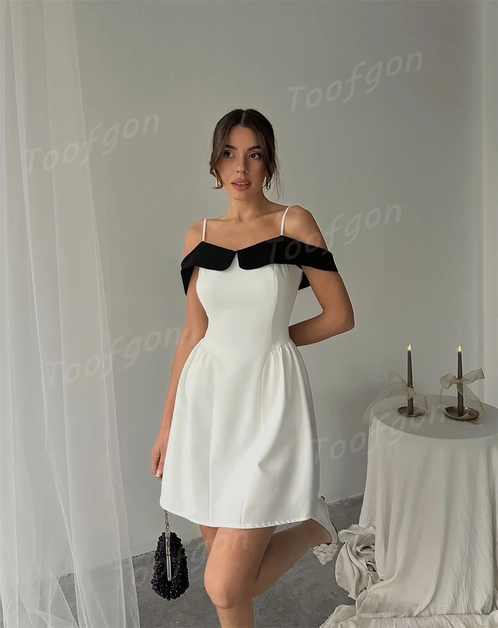 Toofan Schwarz Weiß Spaghettiträger Kurze Abendkleider Maßgeschneidertes A-Linie Mini-Abschlussballkleid Damen Partykleid für besondere Anlässe
