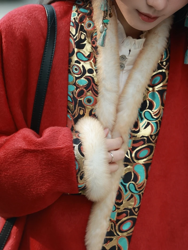 

Теплое шерстяное пальто на флисовой подкладке с бантом и карманом, универсальное для повседневной носки и поездок на работу, с длинными рукавами, V-образным вырезом, на одной пуговице, с растительным принтом.