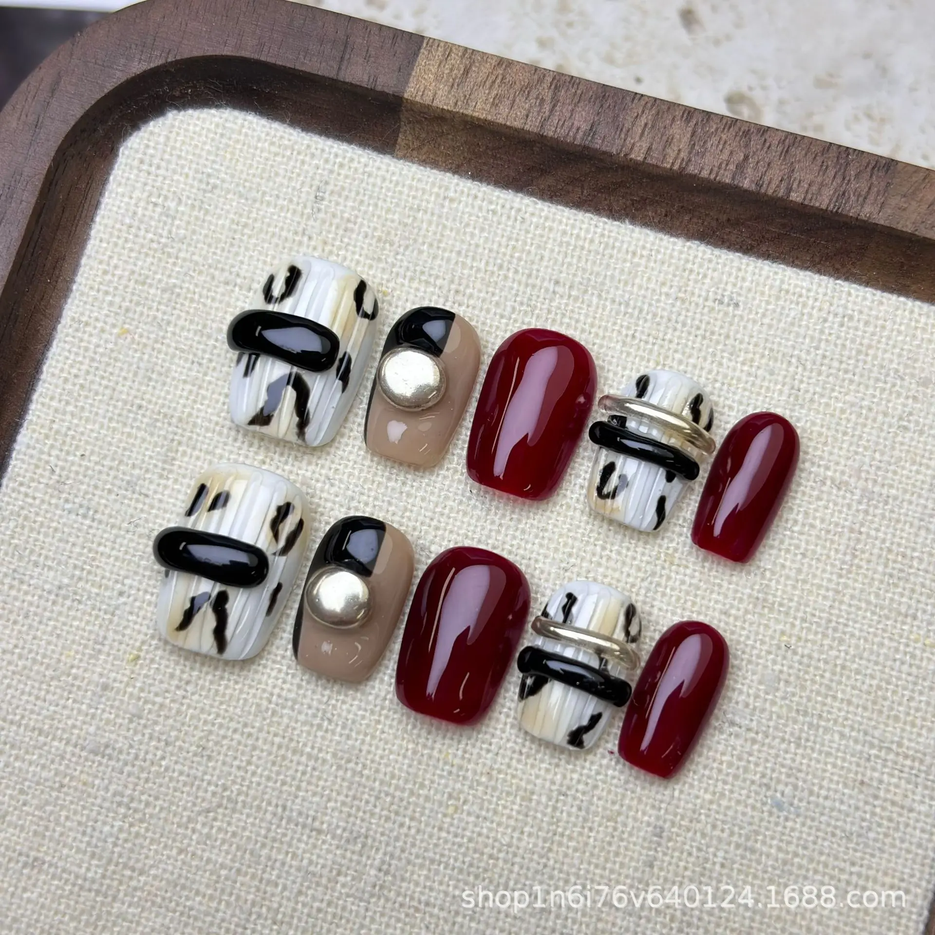 [Twilight Red Secret] Wear nail pure handmade manicure red wholesale three-dimensional pinch white removable nail piece