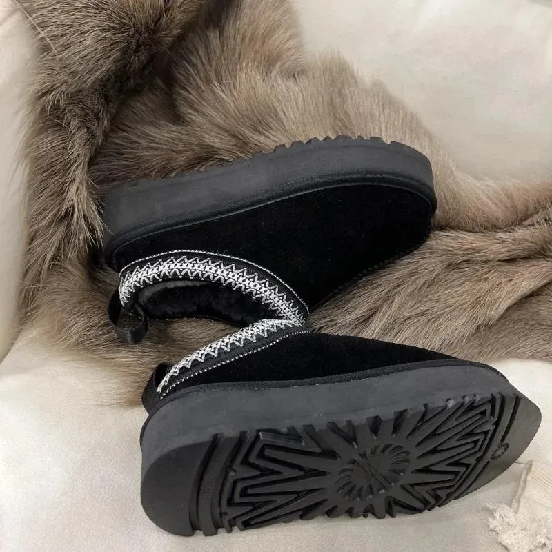 Ethnic style thick soled anti slip snow boots for women, with a raised inner height and fur integrated cotton boots and slippers