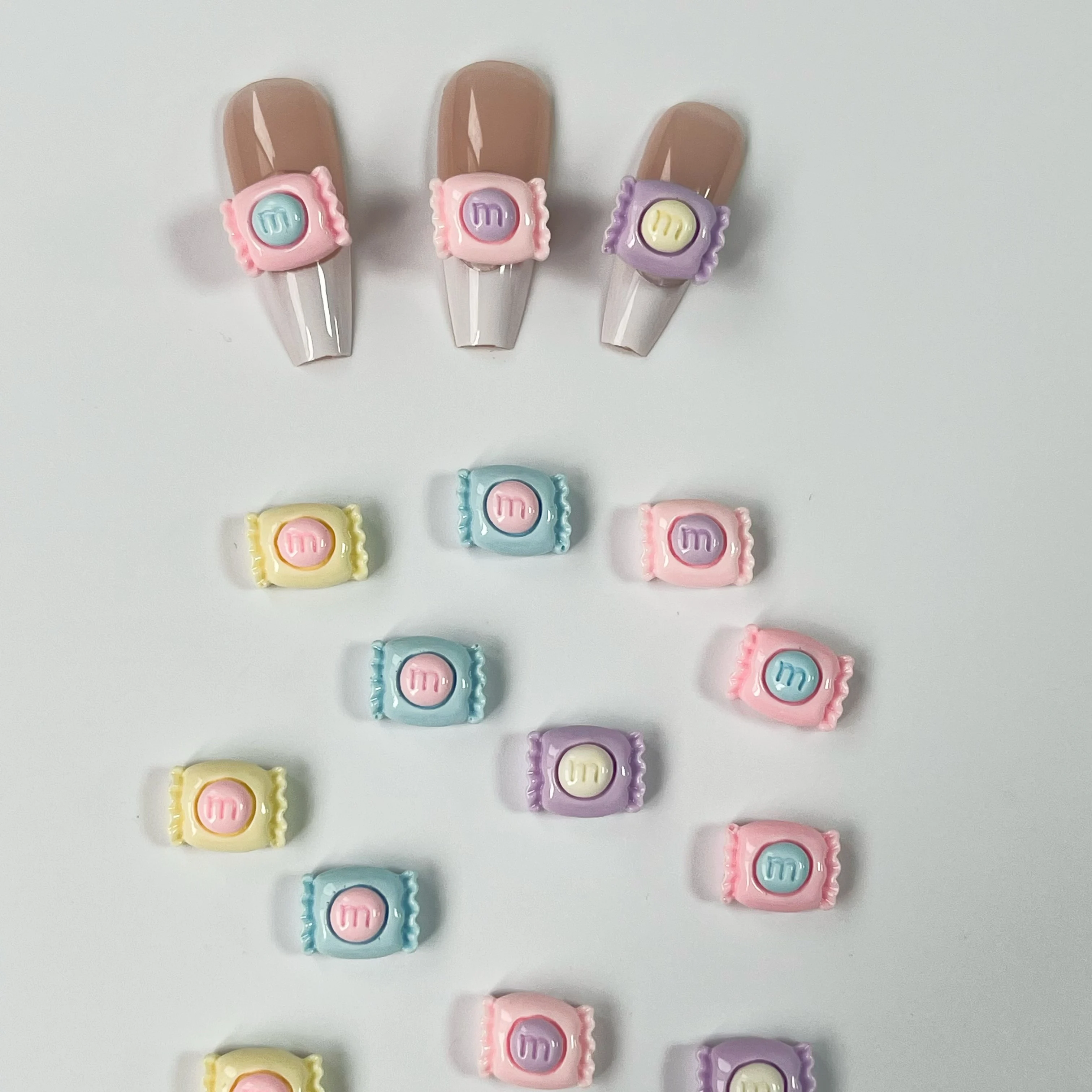 40Pcs 3D Kawaii Cartoon M Candy Macaron Color Music Note Bow Cute French Arylic Coffin Nail Art Junk Case Decoration Charms