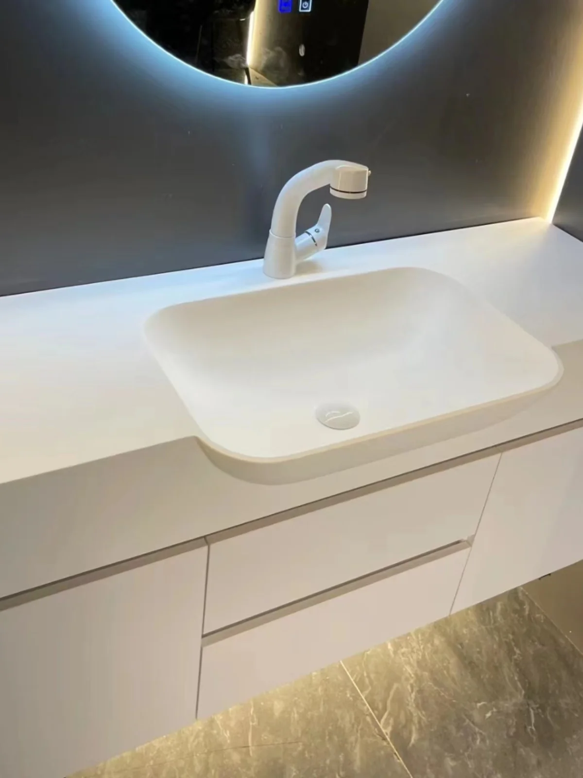 

Customization Custom imported DuPont Corian integrated large belly basin narrow edge lord convex sink semi-embedded