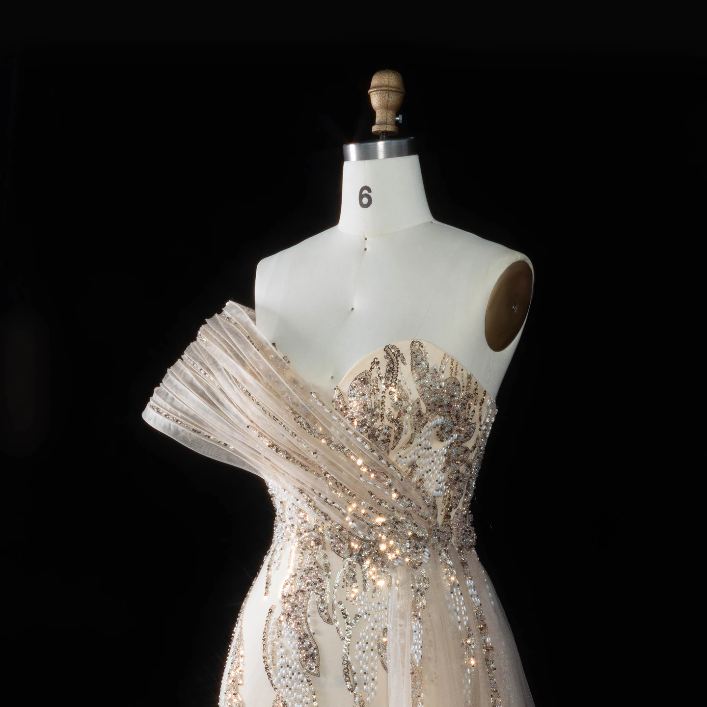 Sharon Said Luxuriöses Champagnerfarbenes One-Shoulder-Abendkleid mit Perlen und Tüllschleppe, Partykleid für Damen SS136, Maßanfertigung – Detail 6