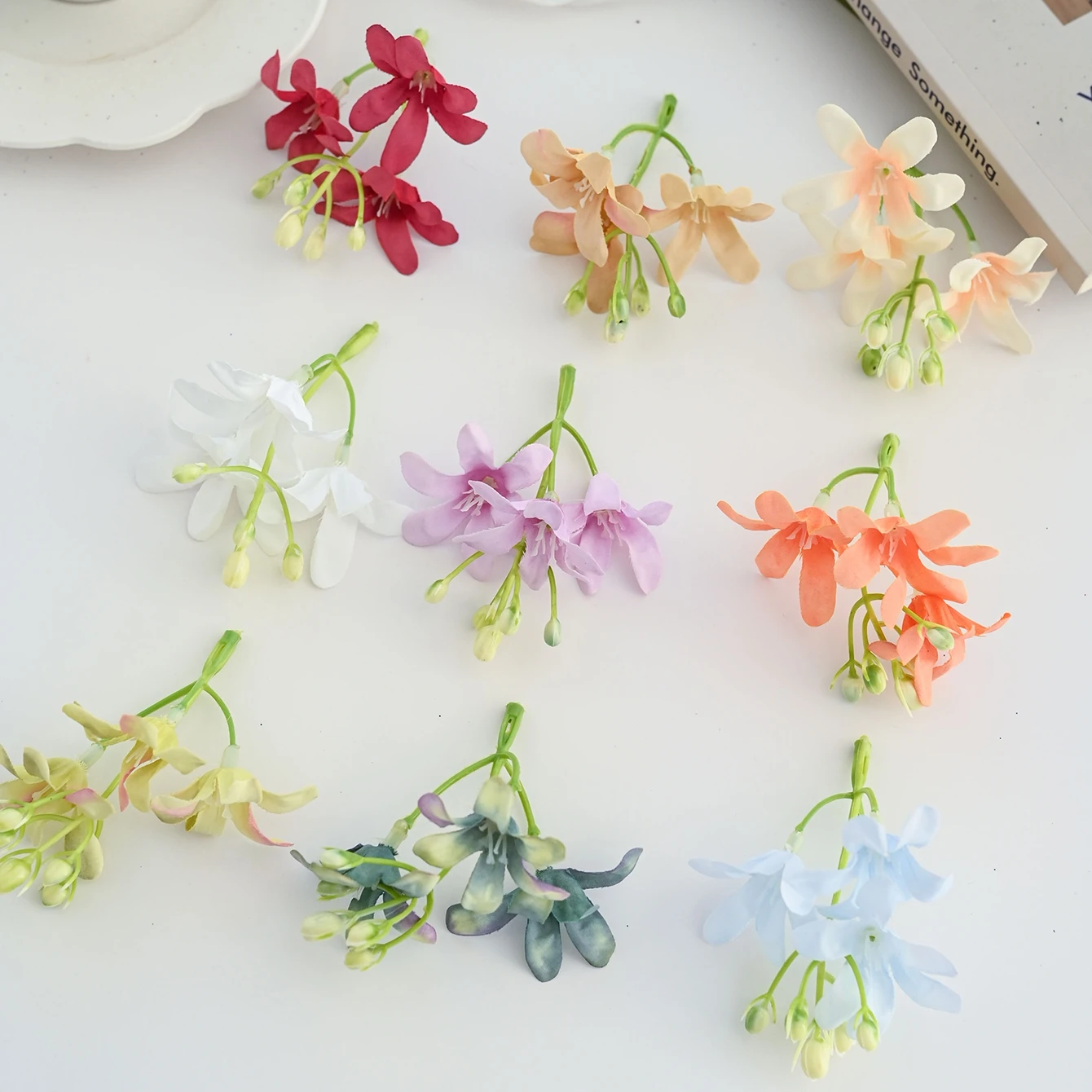 50/100 Stück Künstliche Blumen Günstige Seidenblumen für Zuhause, Hochzeit, Kranz, Dekoration, Weihnachtsbaum, DIY-Geschenke, Süßigkeitenbox, Scrapbooking, Basteln – Detail 5
