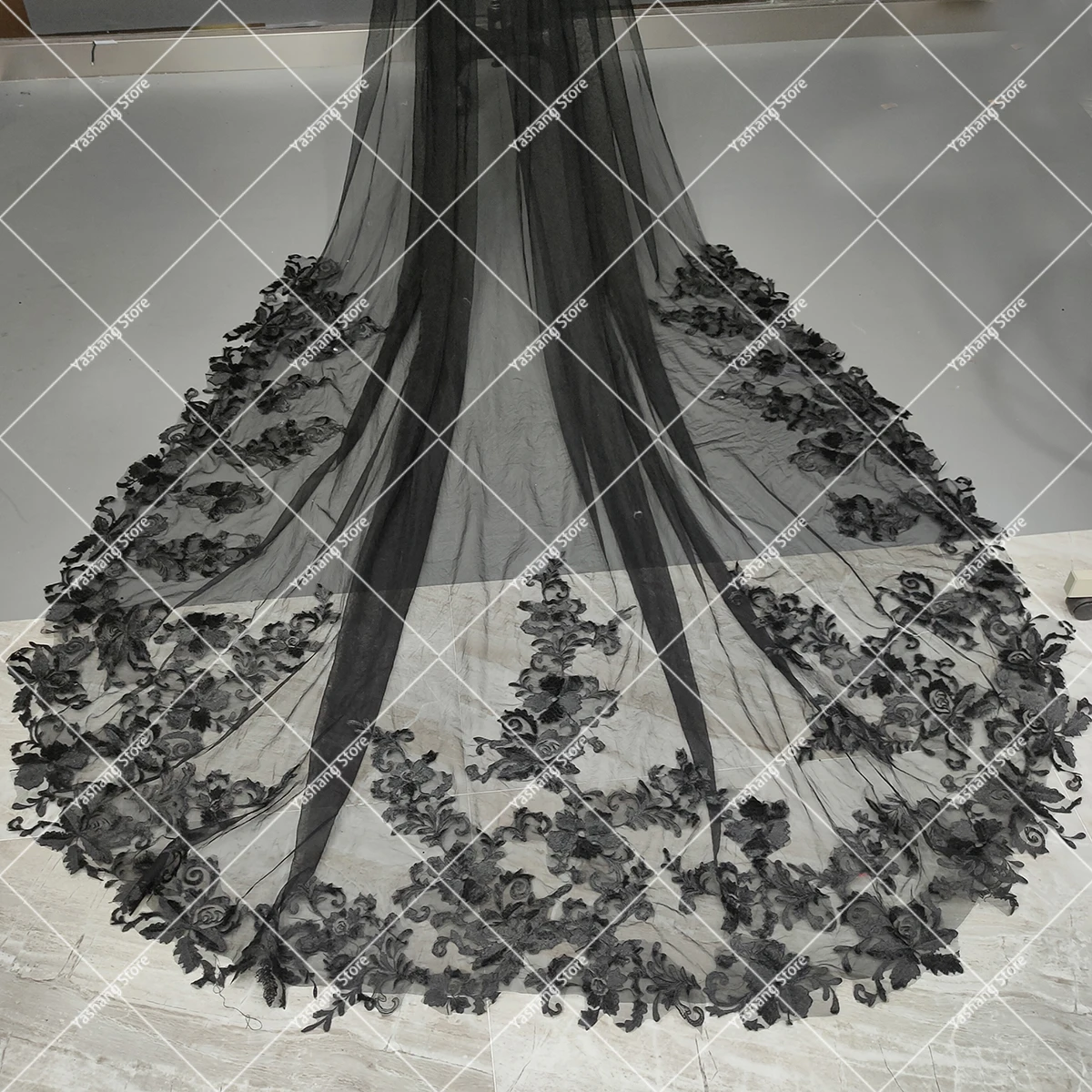 Customized Black Embroidered Floral Veil Lace Trimmed Weddding Chapel Length Soft Mesh Bridal Veils with Comb