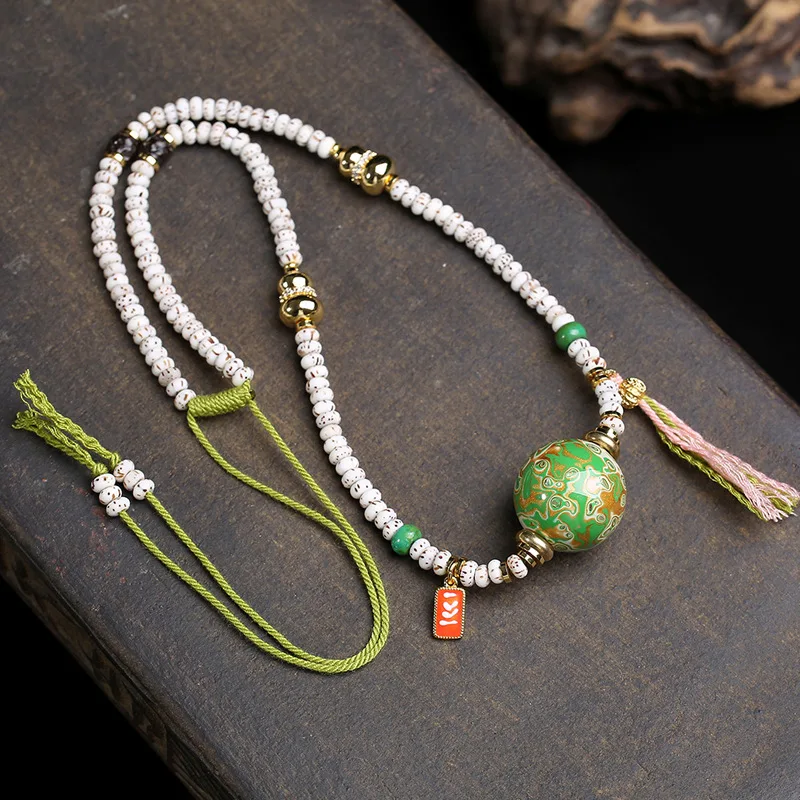 Tibetan cultural relics, natural stars, moon, bodhi seeds, pill beads, lacquer beads, collarbone chains, coconut stem necklaces