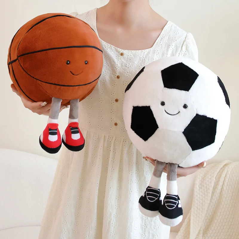 Yeni 28 cm Güzel Basketbol Futbol Peluş Oyuncaklar Yumuşak Dolması Simülasyon Topu Peluş Yastık Yaratıcı Dekorasyon Oyuncak Çocuklar için