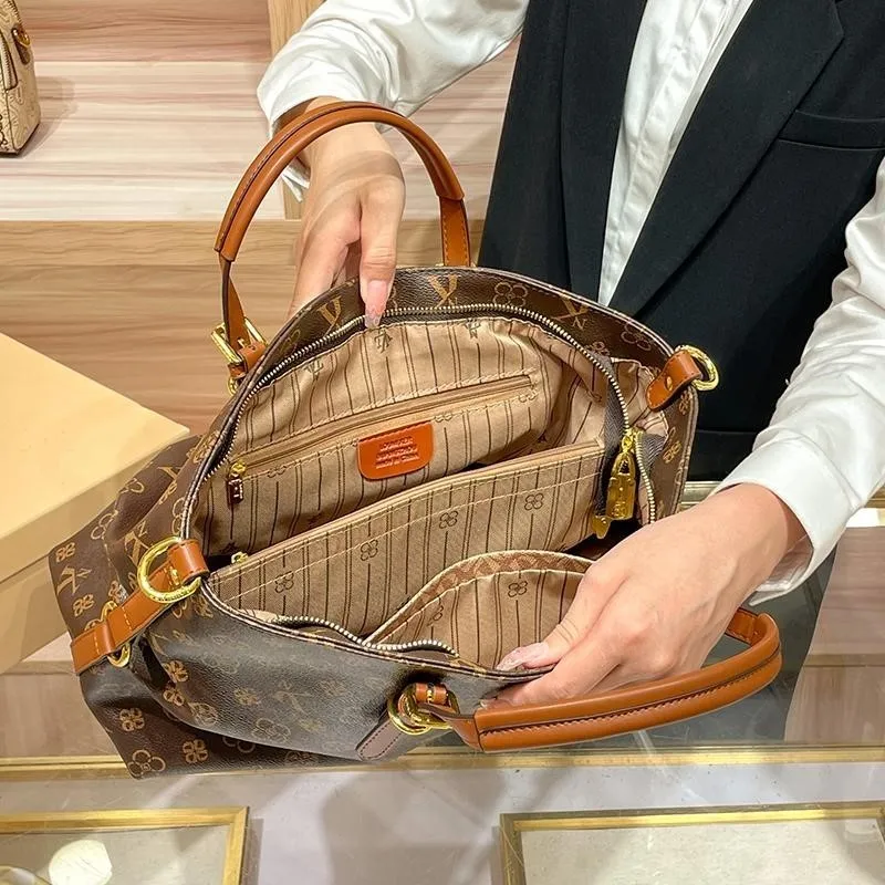 

2026Ladies' light luxury handbag new high-end designer fashion retro handbag shoulder bag large capacity crossbody bag tote bag