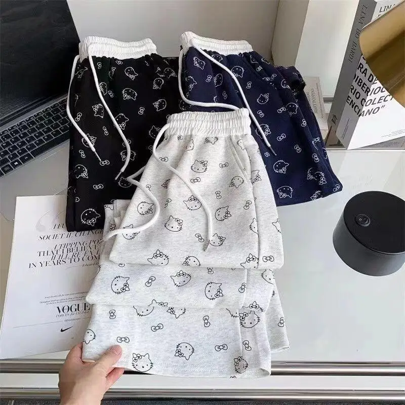 

Sanrio Girls Свободные широкие брюки Hello Kitty Big Kitty Новый стиль Клейкие рисовые брюки Повседневная студенческая версия Брюки весна и осень