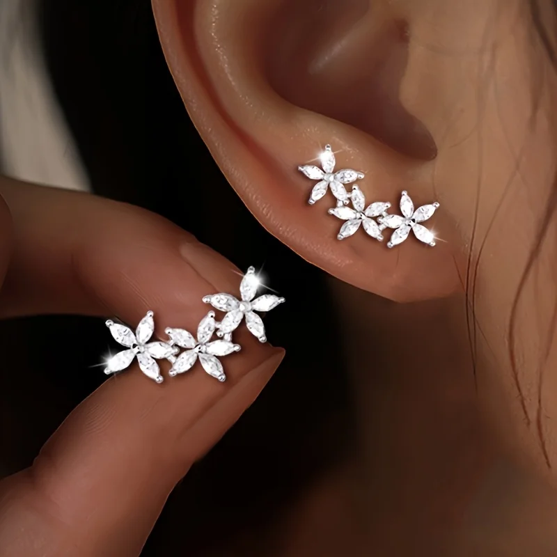 

S925 silver sparkling five-petaled flower earrings elegant and fashionable wearable all year round suitable for festive parties