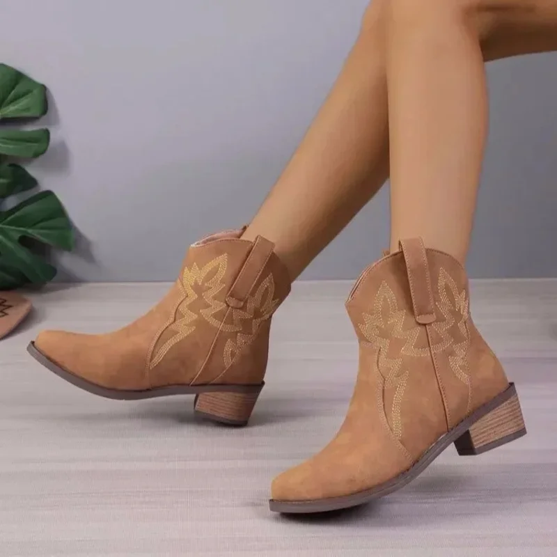 Botas vaqueras de cuero PU con bordado Retro para mujer, zapatos de tacón grueso, Punta puntiaguda, media pantorrilla, otoño e invierno, 2025