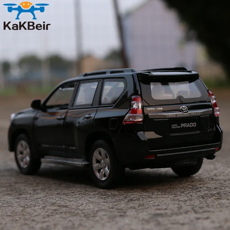 KaKBeir 1:32 1:24 TOYOTA LAND CRUISER PRADO lega metallo modello di auto giocattoli con tirare indietro per i regali di compleanno dei bambini spedizione gratuita