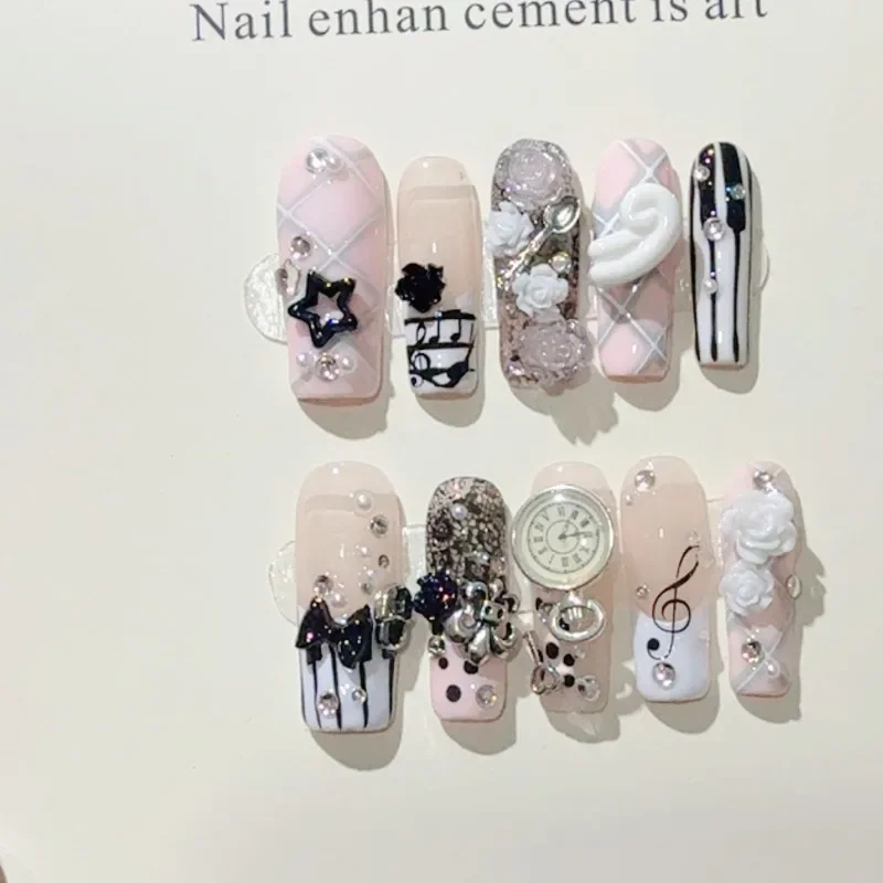 

Накладные ногти ручной работы в стиле Y2K Gyaru с музыкальными нотами, ретро-дизайном, 3D-розами, бантиками и жемчугом, розовые, милые, длинные, формы «Кофин»