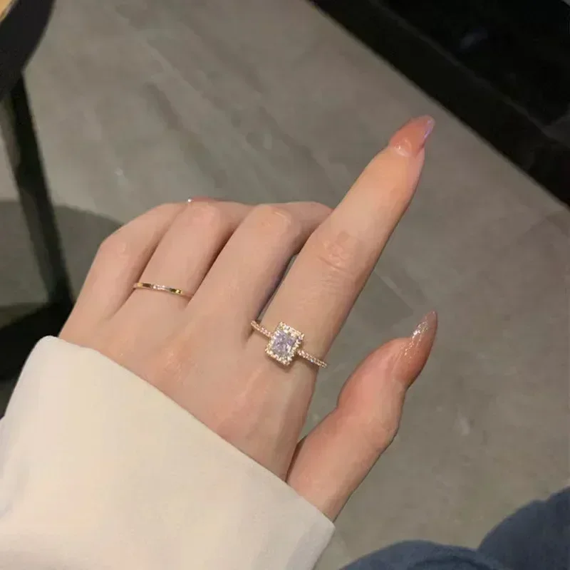 Anelli di fidanzamento per matrimonio classici di lusso Moissanite per donna Anello portafortuna quadrato Anelli regolabili color oro Gioielli con ciondoli