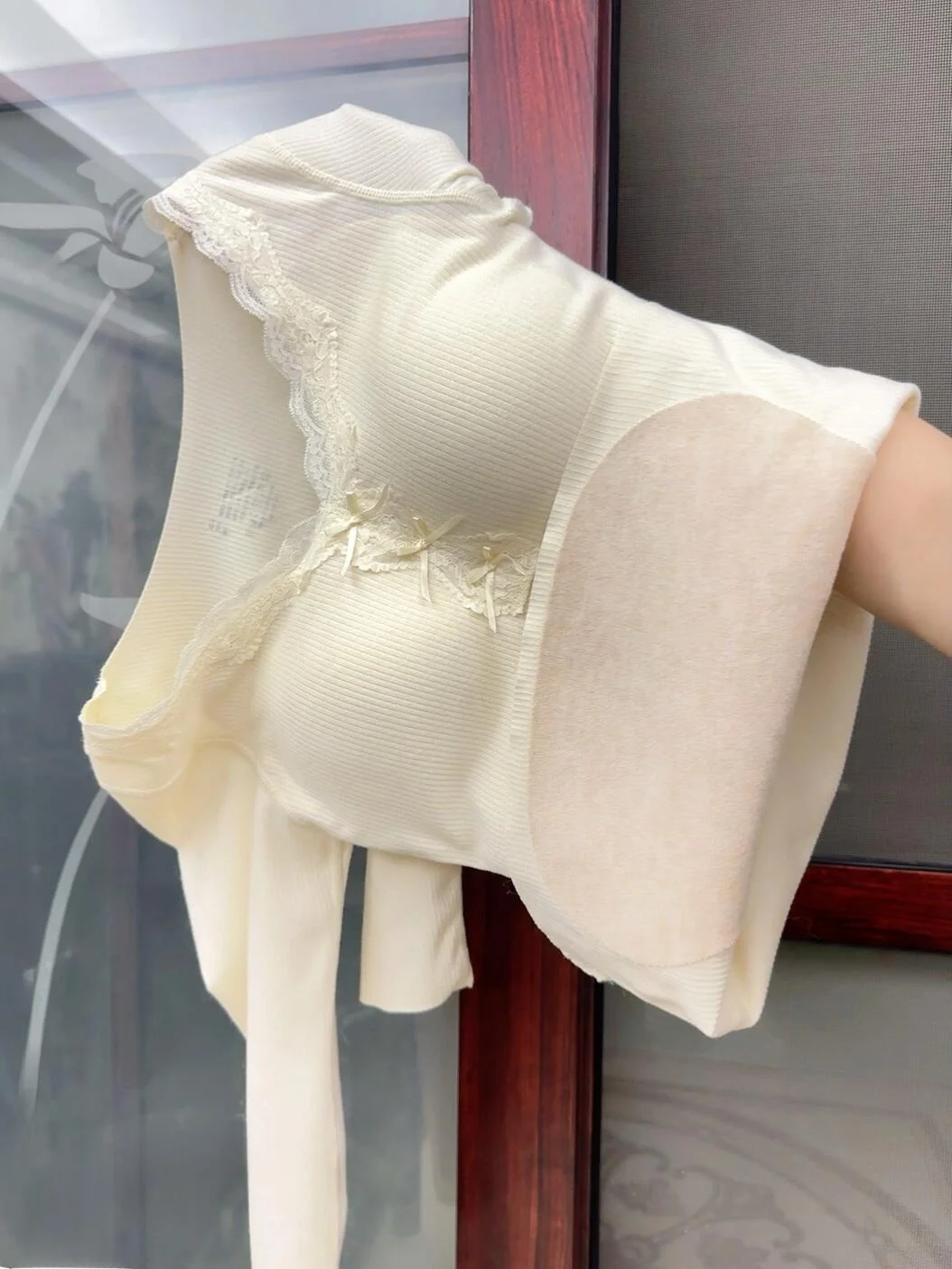 

Thickened Lace V-neck Warm Underwear Women's Autumn Winter Knot Design Inner Wear Body Shaping Top with Chest Pad