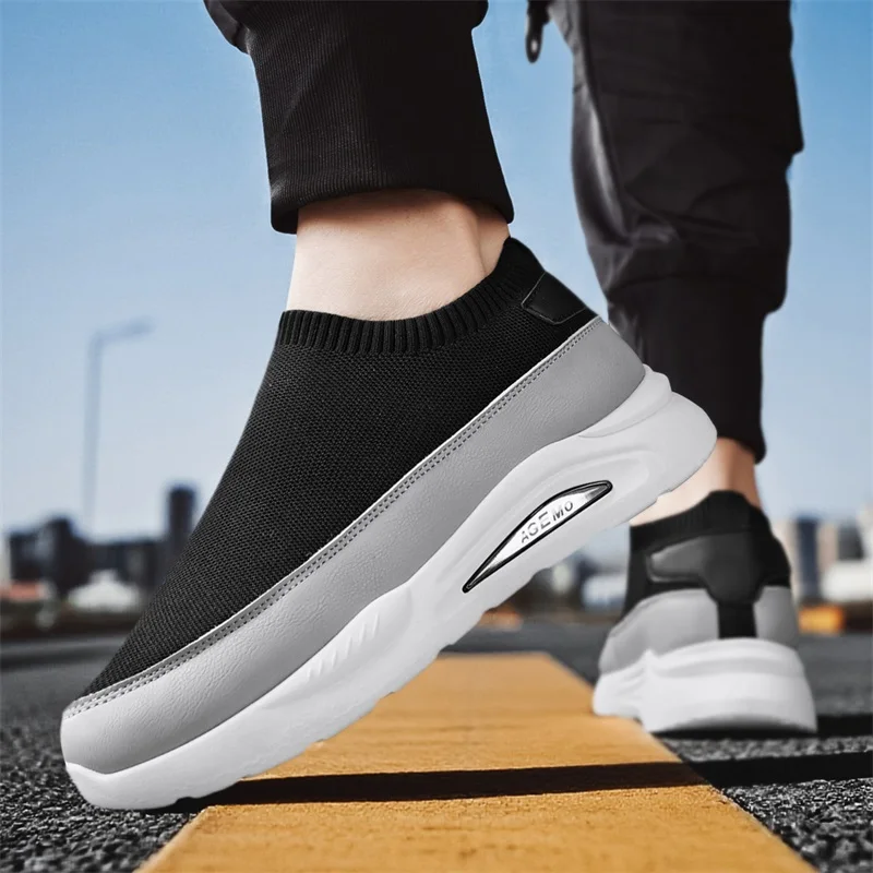 

Seaside Resort Holiday Shoes, Quick Dry Upper for Coastal Walks, Beach Rest and Laid-back Vacation Leisure Beside The Seawater