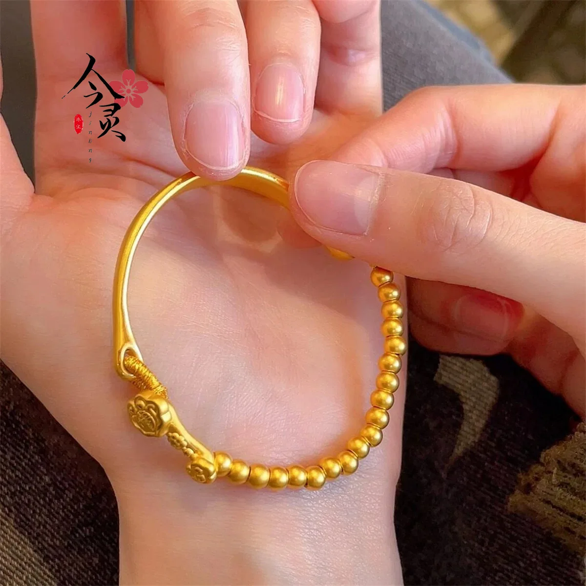 سلسلة نصف سوار من الذهب عيار 24 قيراط AU999 Ruyi Lucky Bead للنساء |   روي بحواف من التيتانيوم مع خرز نيزك، نمط مغامر