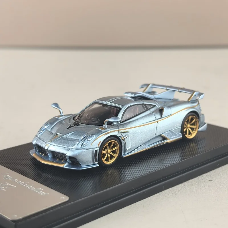 

Model Collect MC 1:64 Pagani Imola Silver-blue alloy car model