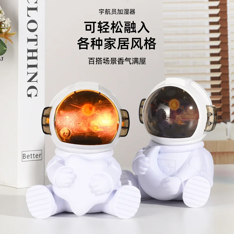 Astronaut Humidifier USB Home Dormitory Small Large Mist Volume Aromatherapy Spray Desktop Air Humidifier