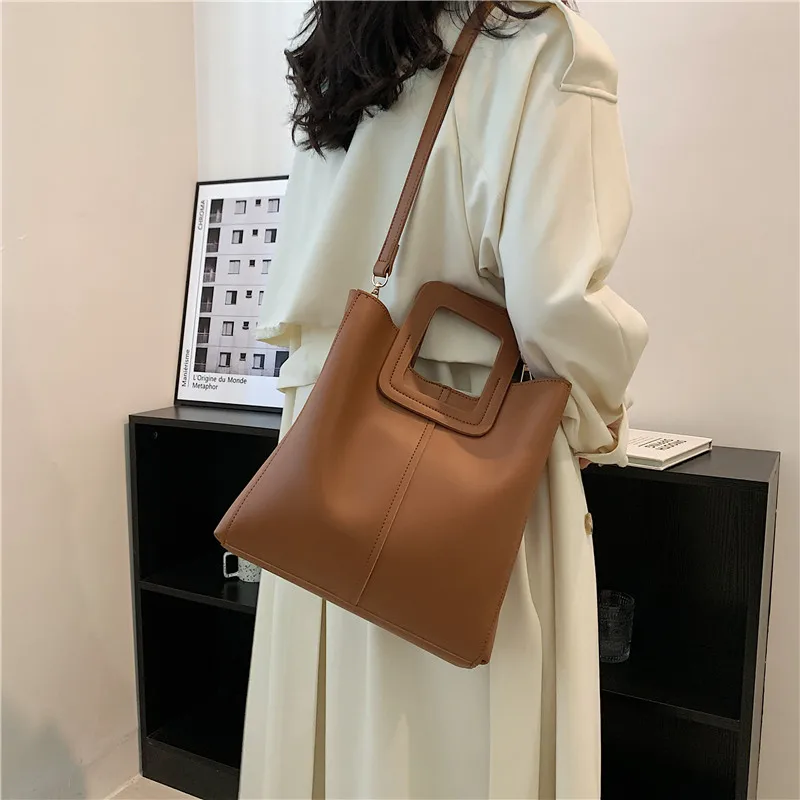 2024 New Cute Fashion Women borse a tracolla Tote Crossbody PU Leather secchio giornaliero ad alta capacità Multi-funzione per il tempo libero