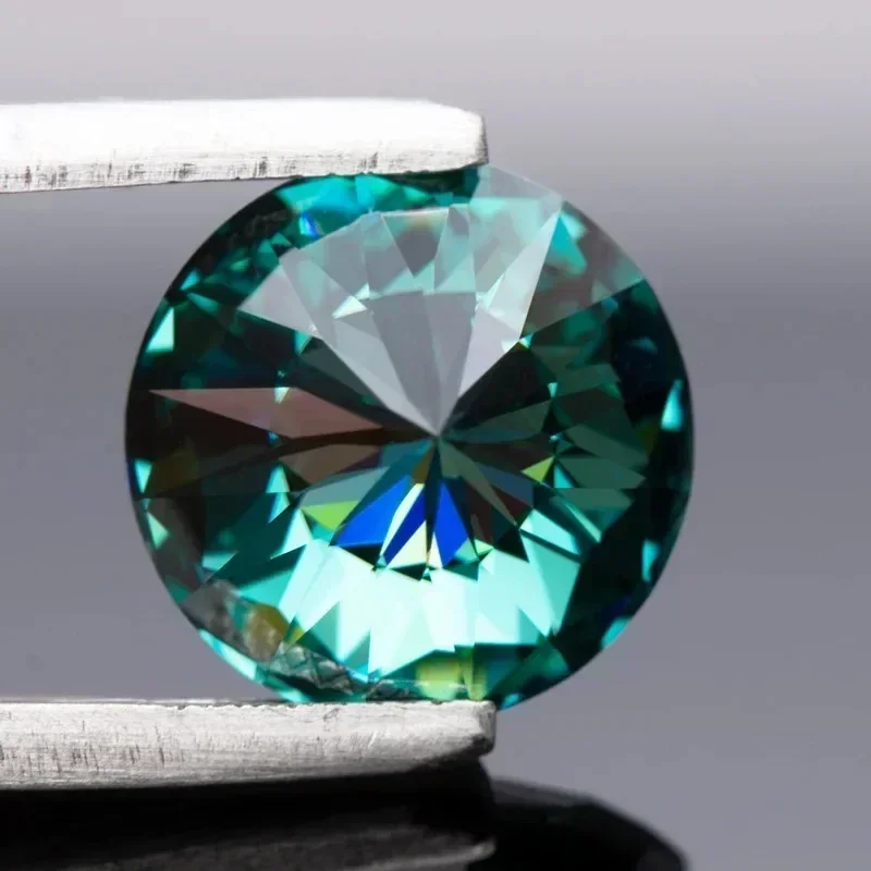 พลอยมอยส์ซาไนต์สีเขียวมรกตธรรมชาติ ทรงกลม ทรงเอมเพอเรอร์เจเนอรัลคัท ผลิตในห้องปฏิบัติการ สำหรับเครื่องประดับผู้หญิง พร้อมใบรับรอง