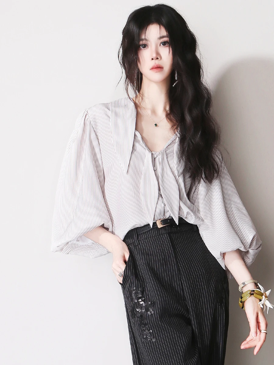 

Vintage Style F59 Shirt with Bubble Sleeves Five-Quarter Length Wide Shoulder Double Knot Hollow out Slimming Striped Design