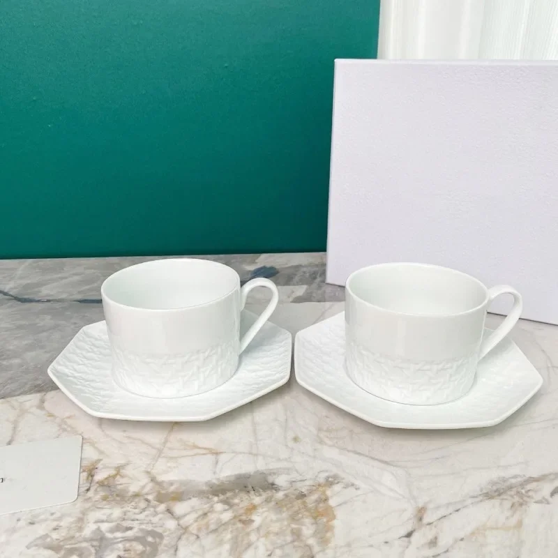 

Nordic Style White Gravure Grid Pattern 240ml Coffee Set with 2 Cups and 2 Plates Gift Box Packaging for Home Decor