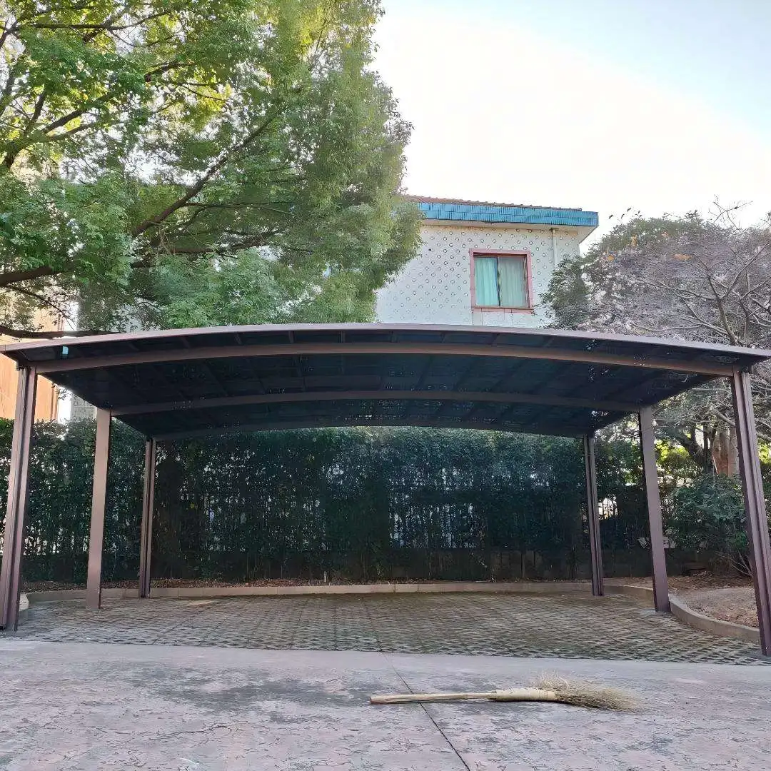 Customizable Curved Aluminum Carport with Polycarbonate Roof for Villa Side Driveway Parking Shelter