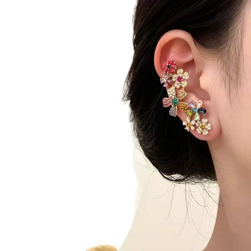 Elegante bunte Blumenohrringe, leichter, zierlicher Schmuck für Frauen, Alltagskleidung, Weihnachtsgeschenk – Detail 3