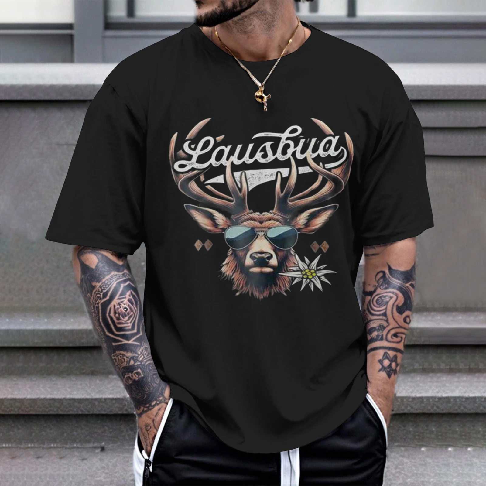 Herren-T-Shirt „Dee“ mit Sonnenbrille und Blumenmuster, perfekt für Freizeitkleidung, Partys und Karneval-Outfits.
