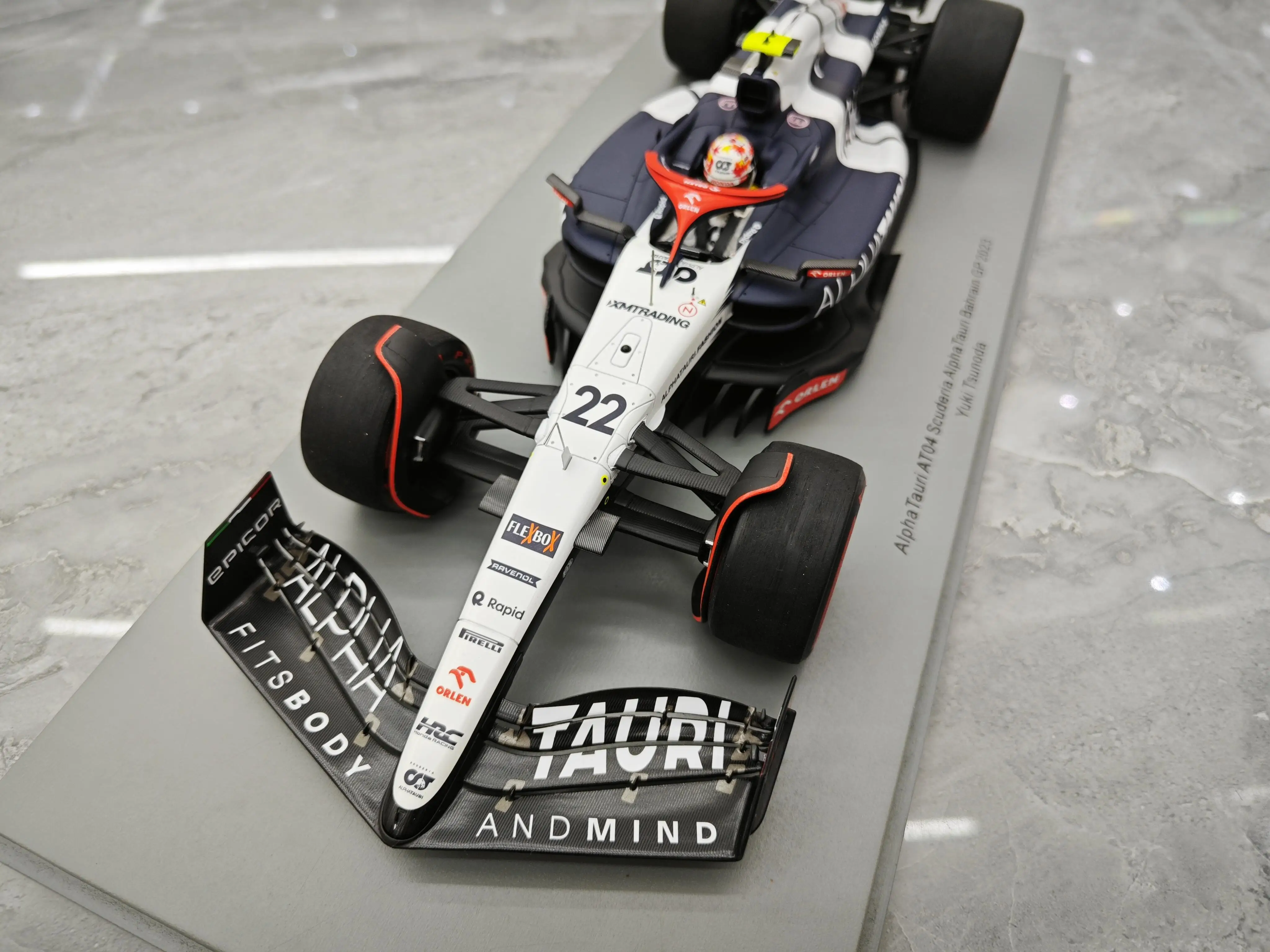 Spark 1:18 F1 AT04 Yuki 2023 Bahrain Simulation Limited Edition Resin Metal Static Car Model Toy Gift