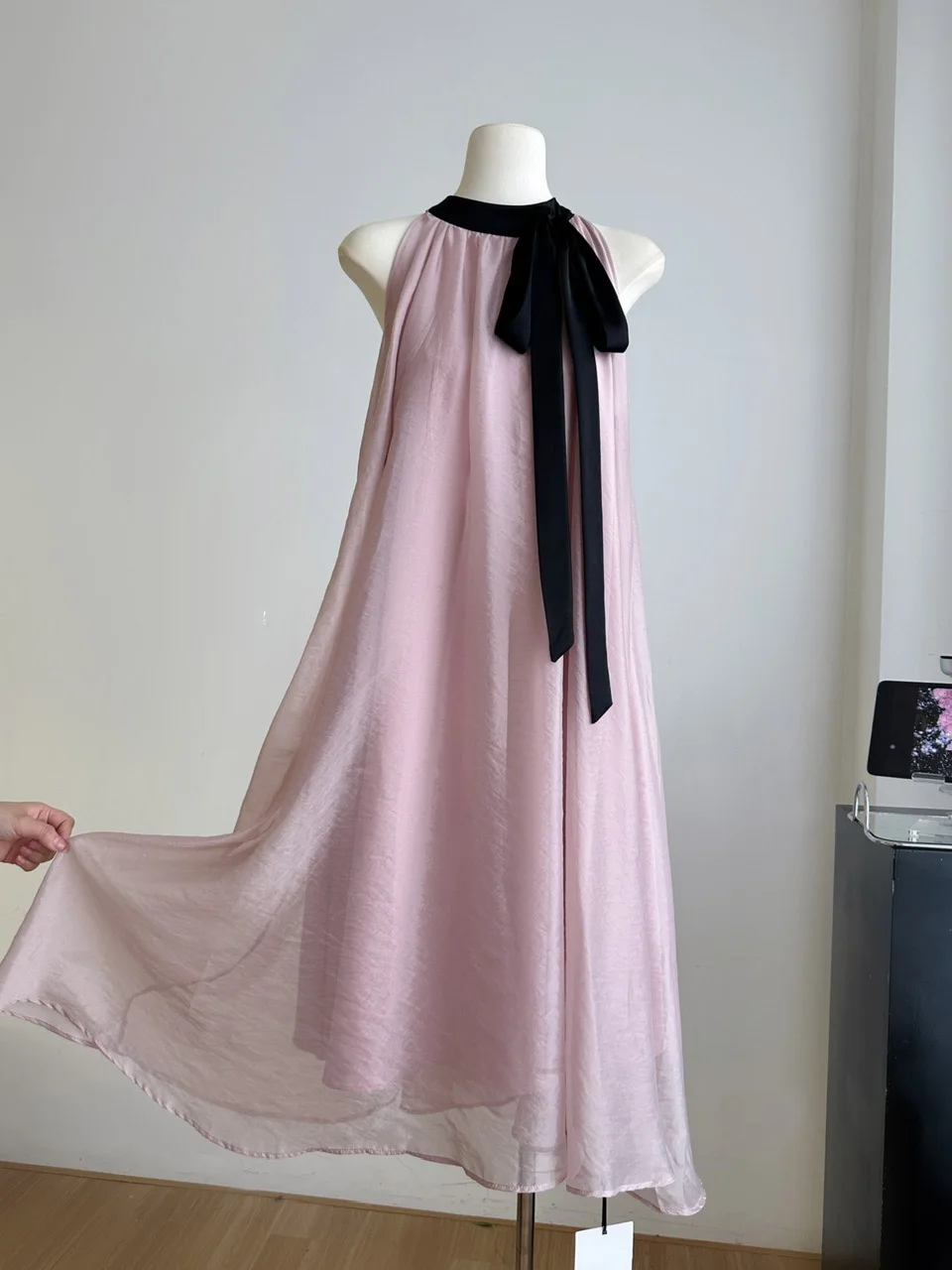 Rosa Schwarz Kontrast Spitze Up Neck Kleid Für frauen Frühling Sommer Neue Französisch Stil Bogen Fee Ärmellose Lange Party Dresees