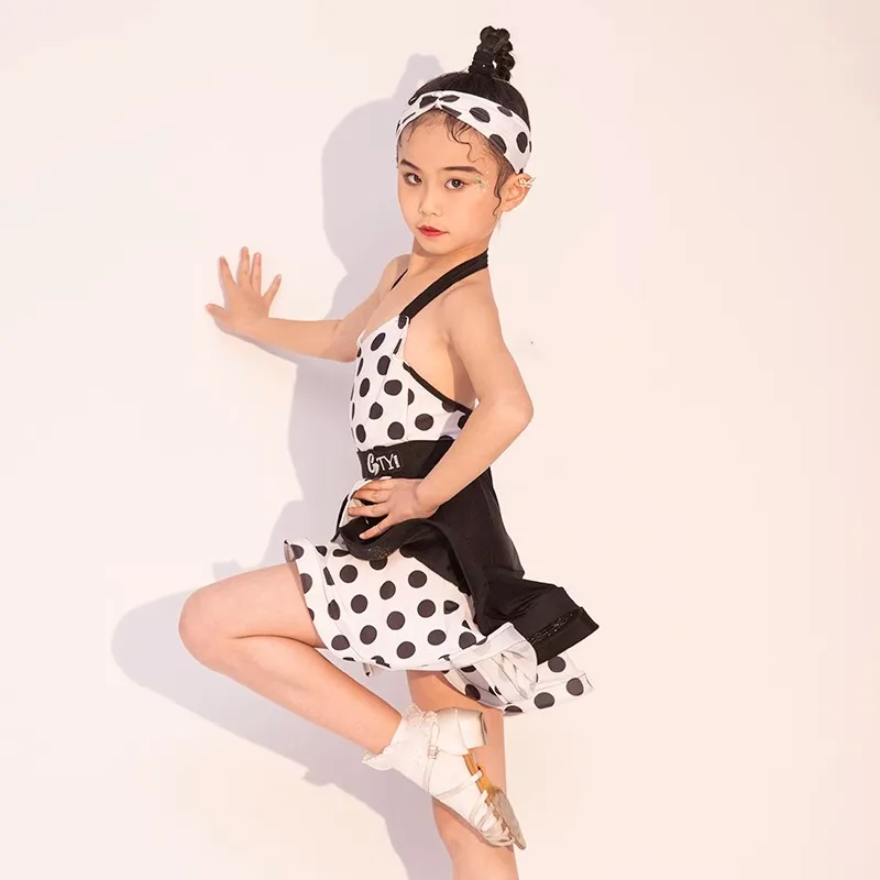 ที่กําหนดเองเต้นรําละตินเครื่องแต่งกายฝึกเสื้อผ้าเต้นรําละติน high-end ประสิทธิภาพชุดชุดสําหรับหญิง