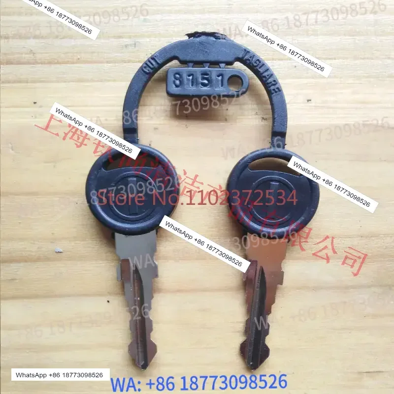 

Original T7e key switch Power lock keys 2 T7 scrubber accessories T300 special switch keys