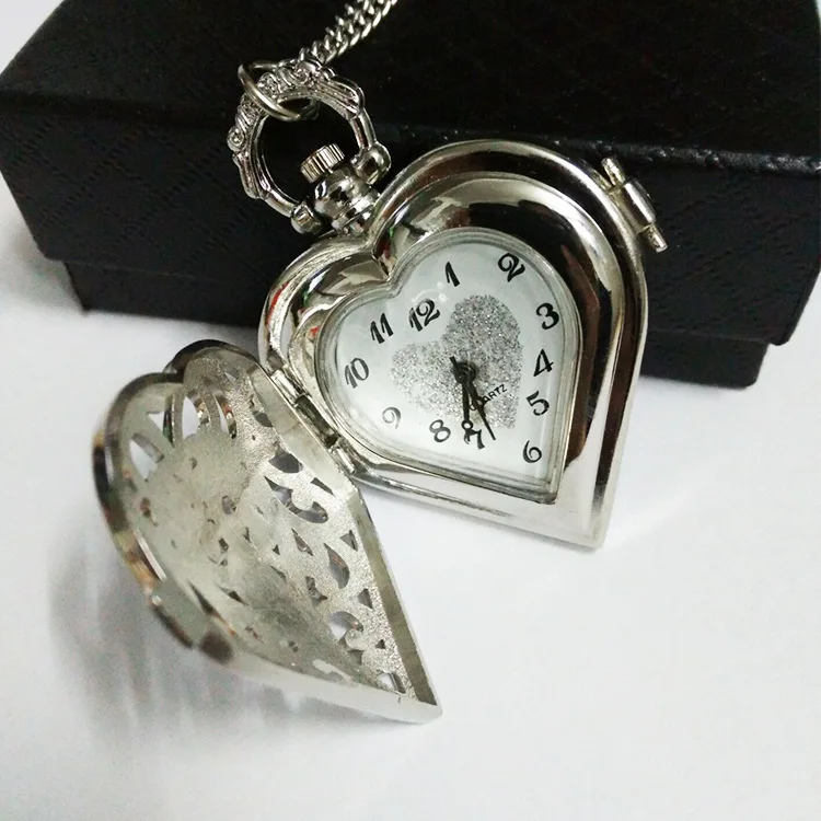 Vintage Quartz Pocket Watch for Men Women Hollow Love Heart Skeleton Fob Chain Pendant Necklace Clock for Collection Ladies Gift