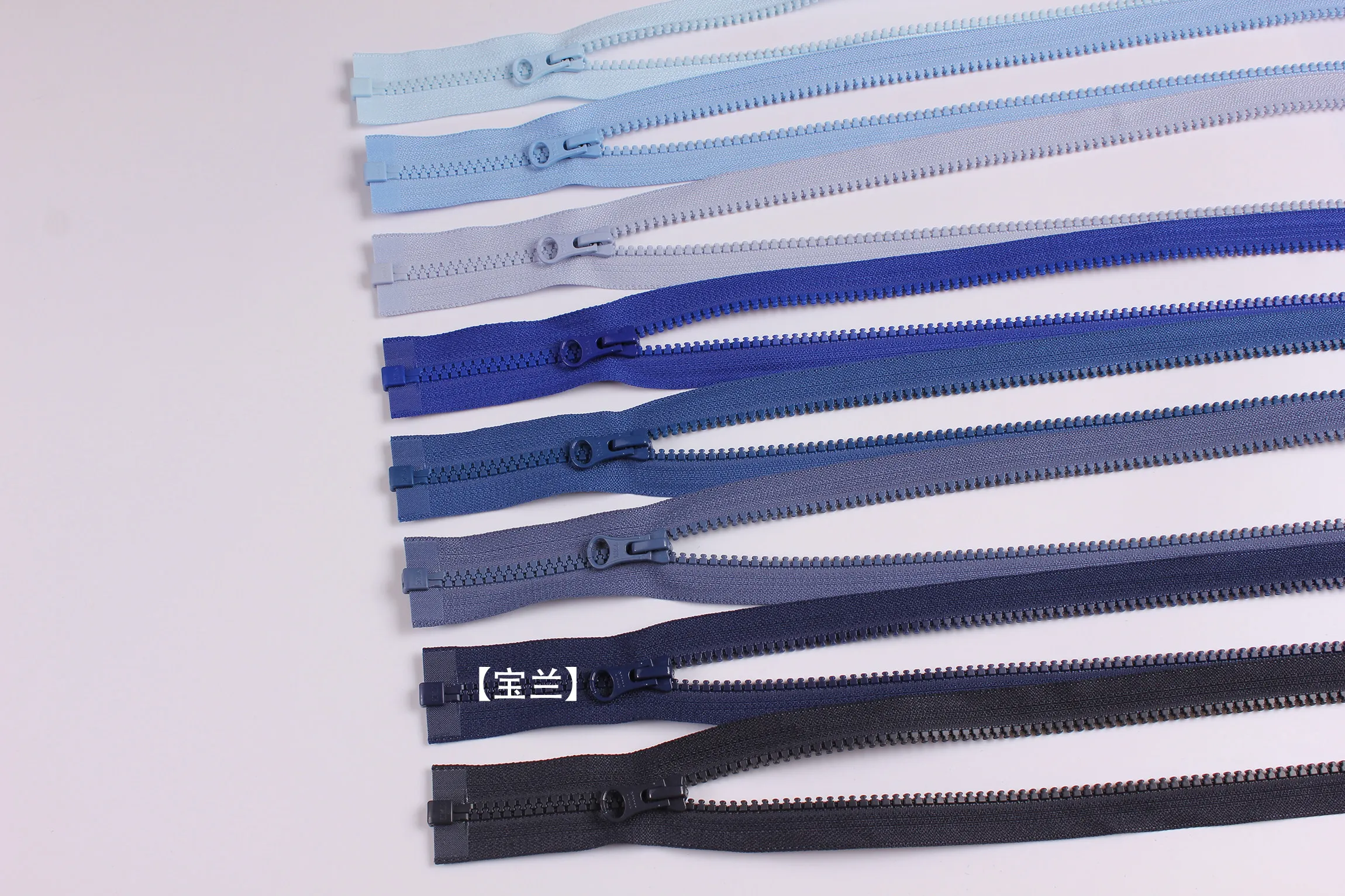 YKK-Reißverschluss Nr. 5 Harz-Gummi-Zahnöffnung, Reißverschluss am Schaf, dicke Schuljacke, Daunenbaumwolle, Echt – Detail 38