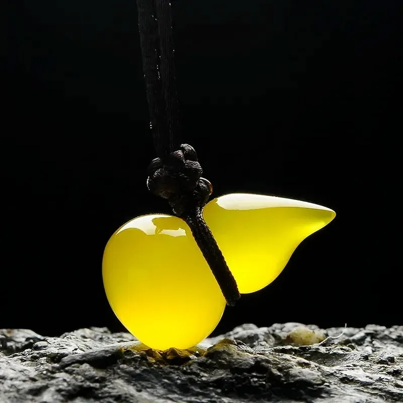 

New High-ice Chalcedony Agate Gourd Pendant, Versatile Pendant for Both Men and Women