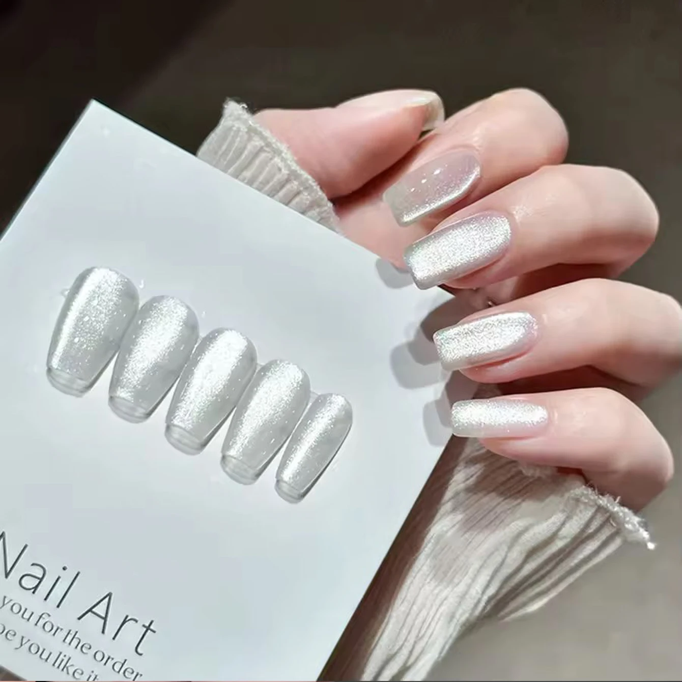 

1pc 10ml Holographic Glitter Mirror Porcelain White Cat Eye Gel Polish Magnetic Galactic Effect Gel Nail Polish Soak Off UV LED