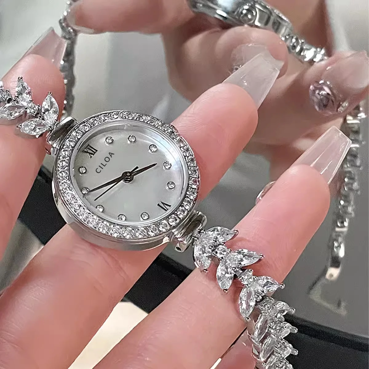 Ciloa Mermaid Fashion Quartz Watch Latest Women's Watch Gift Box Rhinestone Watch Women's Jewelry