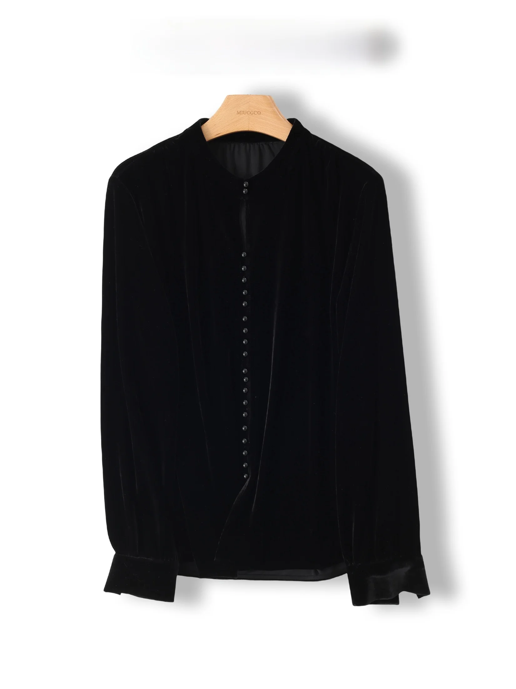 

Elegant Velvet Shirt Slimming Design Sensation Silk Velvet Top for Commuting High-Quality Ladies Fashion Casual Wear