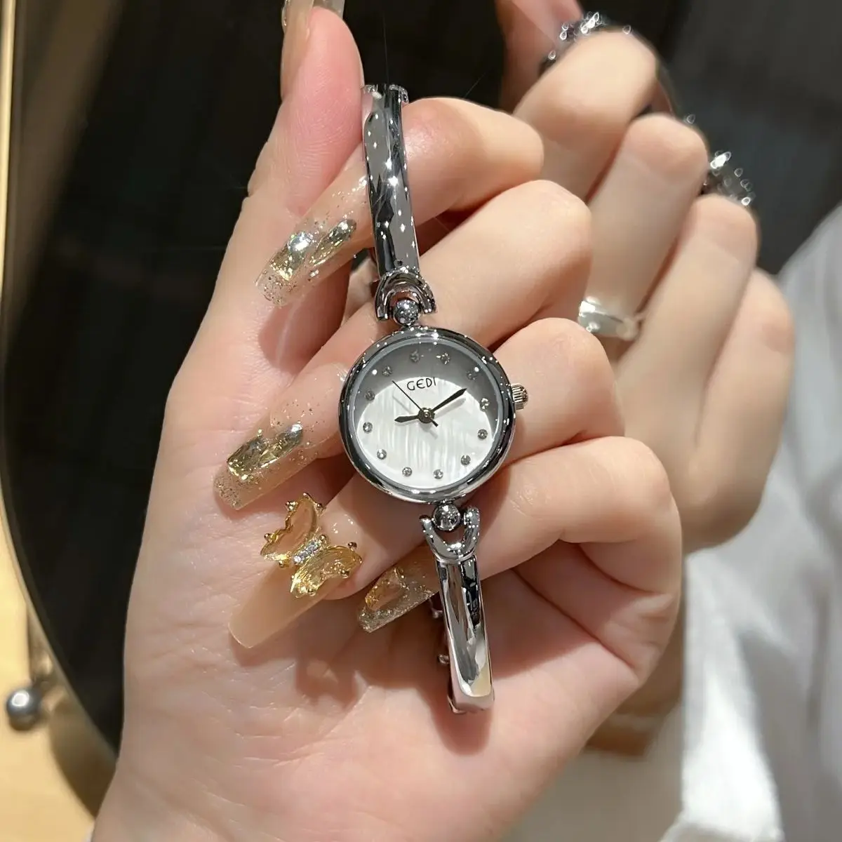 قمة الموضة العلامة التجارية السيدات ساعة اليد كامل الصلب مقاوم للماء الطلب الصغير الكوارتز الفضة المرأة فستان ساعة Reloj Mujer Montre فام