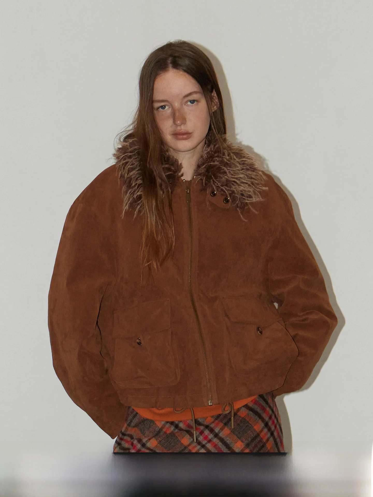 

Женское пальто в стиле ретро с отложным замшевым воротником, хлопковое, с отделкой из искусственного меха, свободного кроя, с длинными рукавами, на молнии, цветное