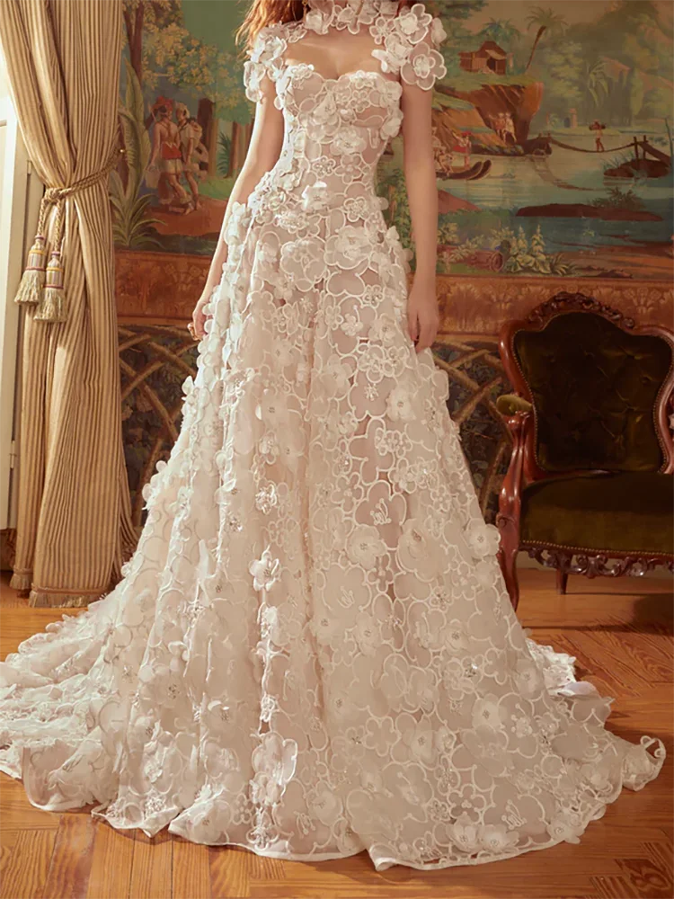 Abiti da sposa classici a collo alto con applicazioni di fiori senza maniche a trapezio da sposa Abiti da sposa personalizzati